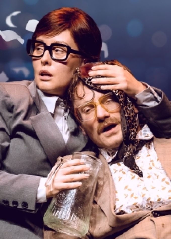 Служебный роман или служебные страсти